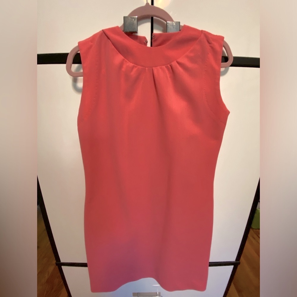 Vintage Pink Fitted Dress with Adorable Neckline and stitching